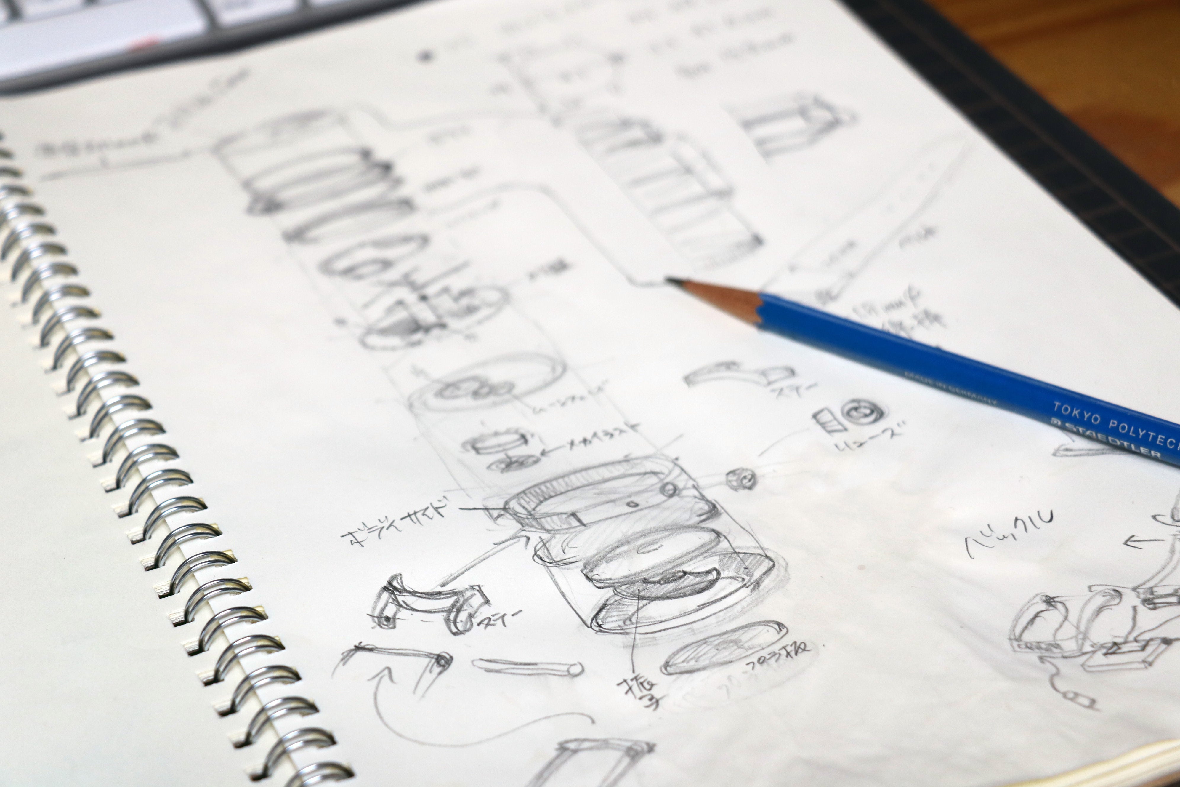 “紙使いの匠”篠崎均さんがペーパークラフトで挑戦! 「メカニカルムーンフェイズ」再現チャレンジ【前編】