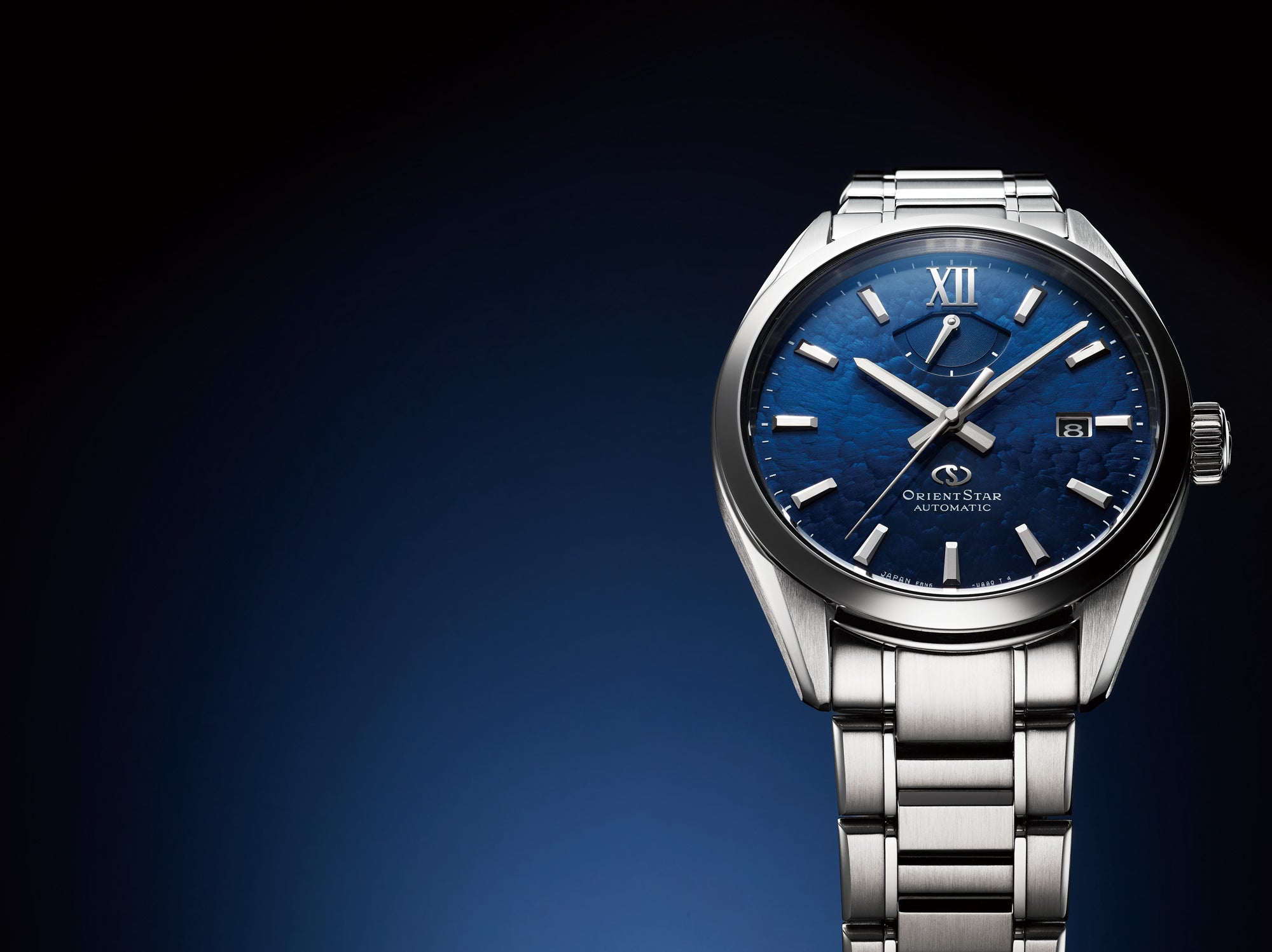 オリエントスター-m34-f8-デイト-宇宙の青を求めて